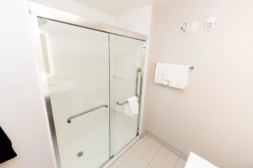Holiday Inn Express & Suites Franklin - Berry Farms by IHG