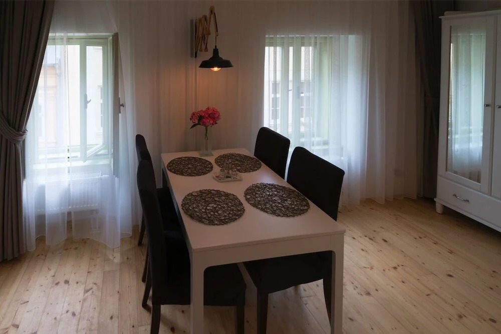 WiseOwl Apartments