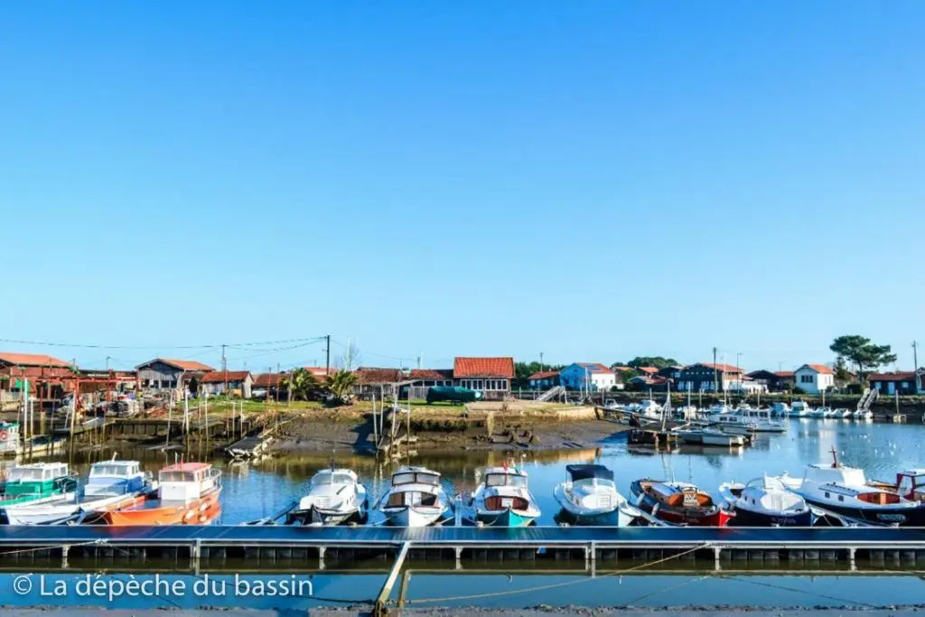 Apartment T2 full city centre with parking 500m from the beach