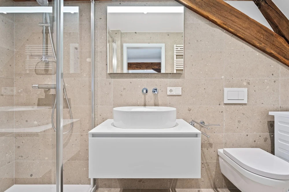 Escape to Clausen Stylish ApartmentID212
