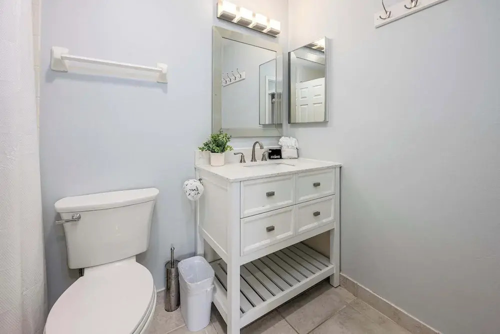 Sunshine & Whiskey Condo for 6 With Resort Amenities Near Grand Boulevard