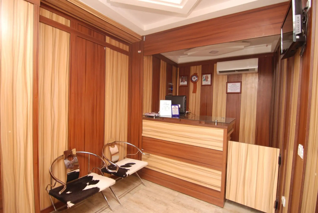 Lois Hotel