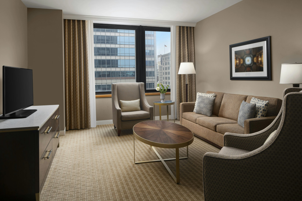 Hilton Indianapolis Hotel & Suites