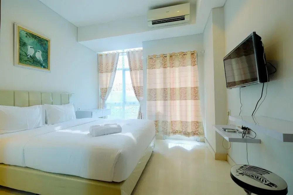 Best Emerald Studio Room Apartment at Capitol Park Residence