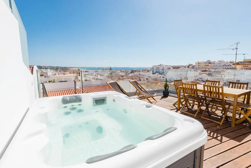 Casa Amendoeira - Fabulous Restored Townhouse in Lagos Old Town With Panoramic Roof Terrace