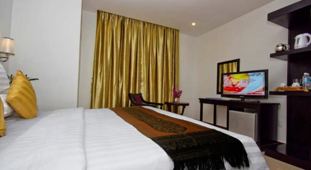 Town View II Hotel