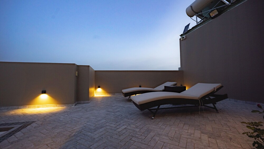 Celine Living - Central