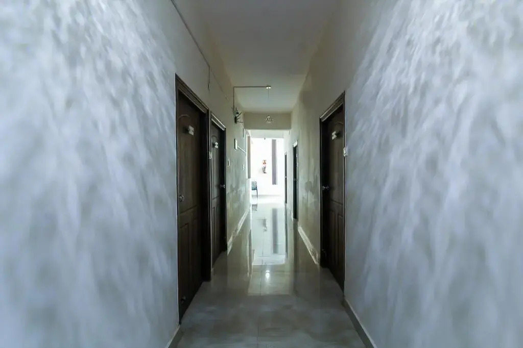 R-inn by OYO Rooms