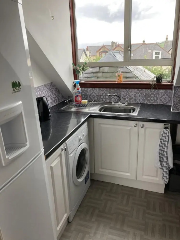 2 Bedroom Apartment, With Free Parking