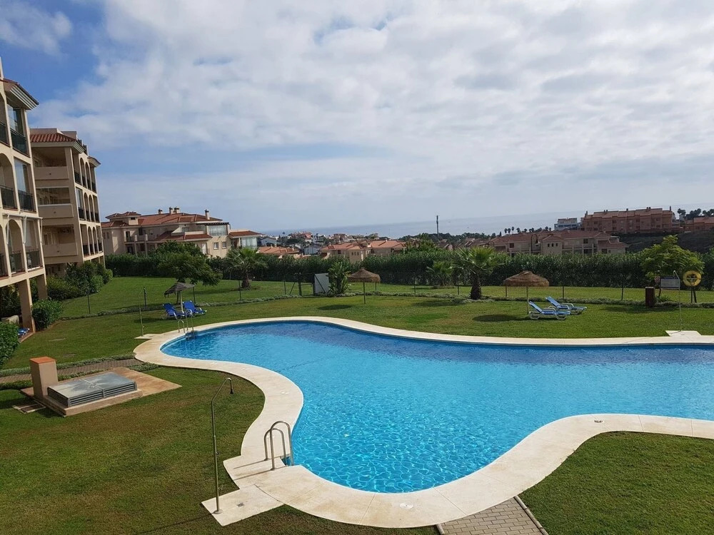 Sunny, Quiet And Spacious Apartment Nearby The Sea