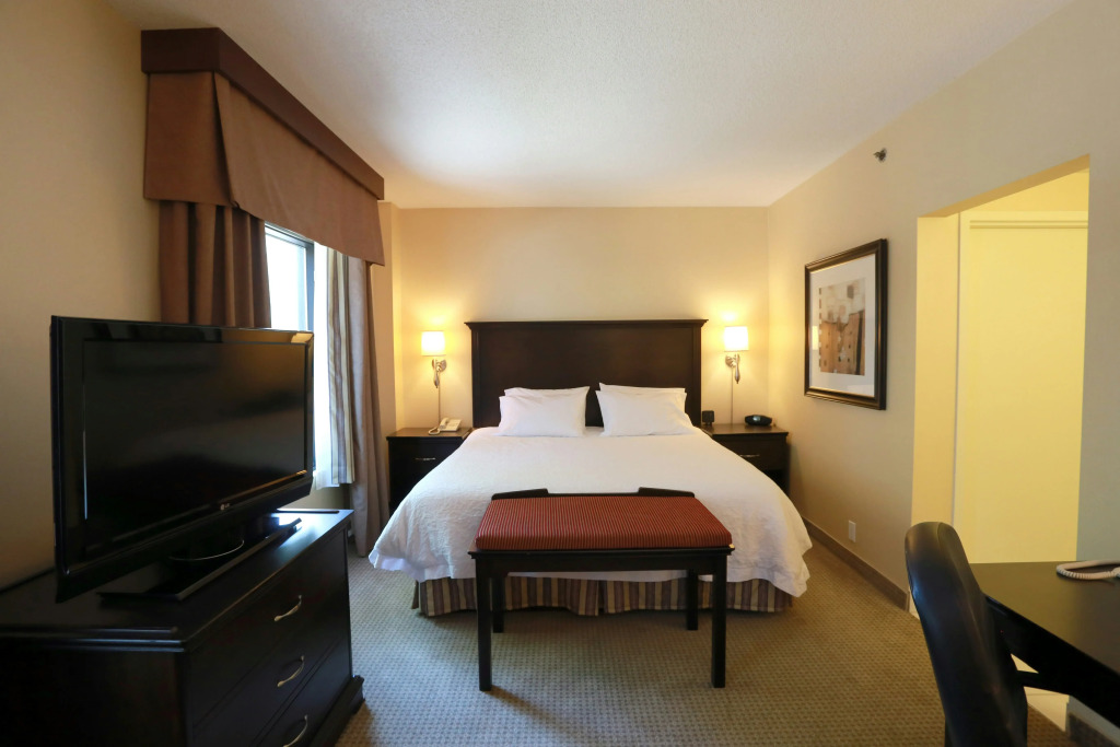 Hampton Inn & Suites Laval