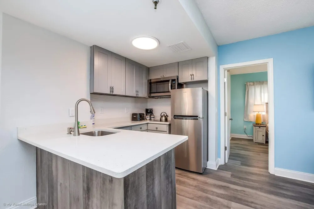 Stylish Condo CDC Standards Private Balcony 2BD 2BA 6en165