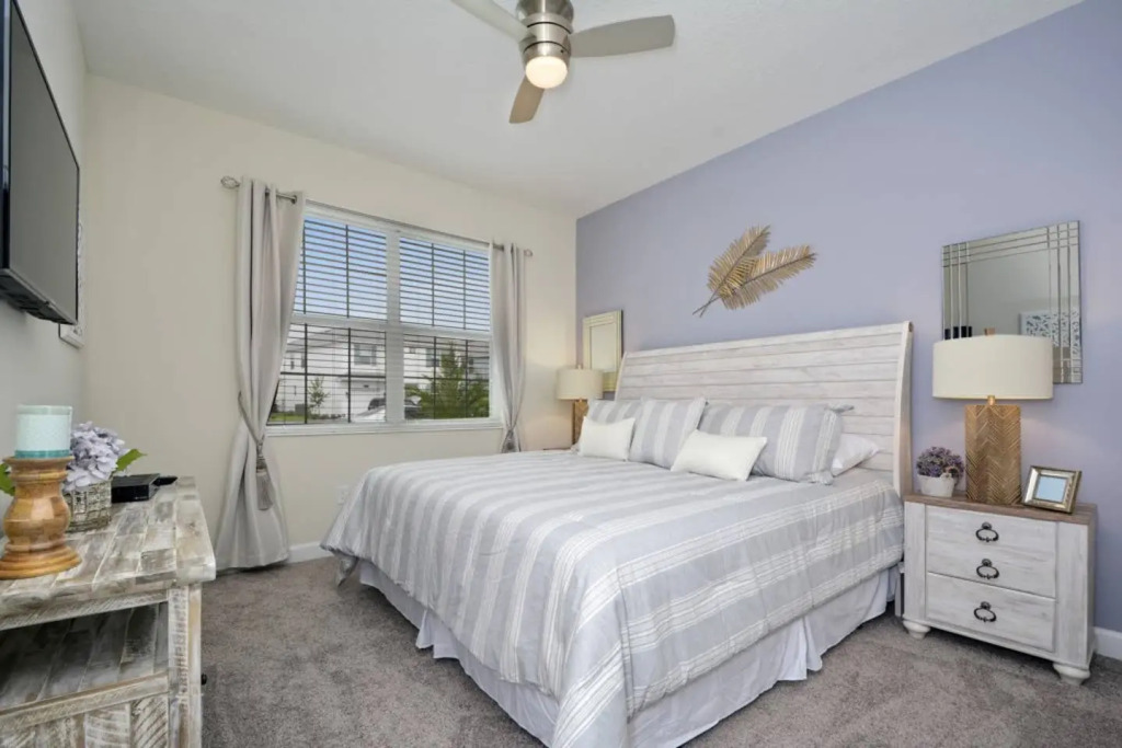 Spacious home with a great private pool near Disney