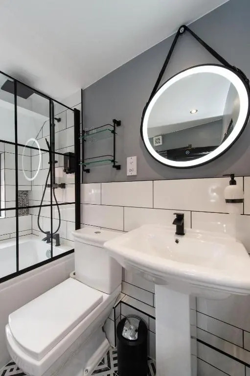 Riize Rooms - Self Check In Boutique Hotel