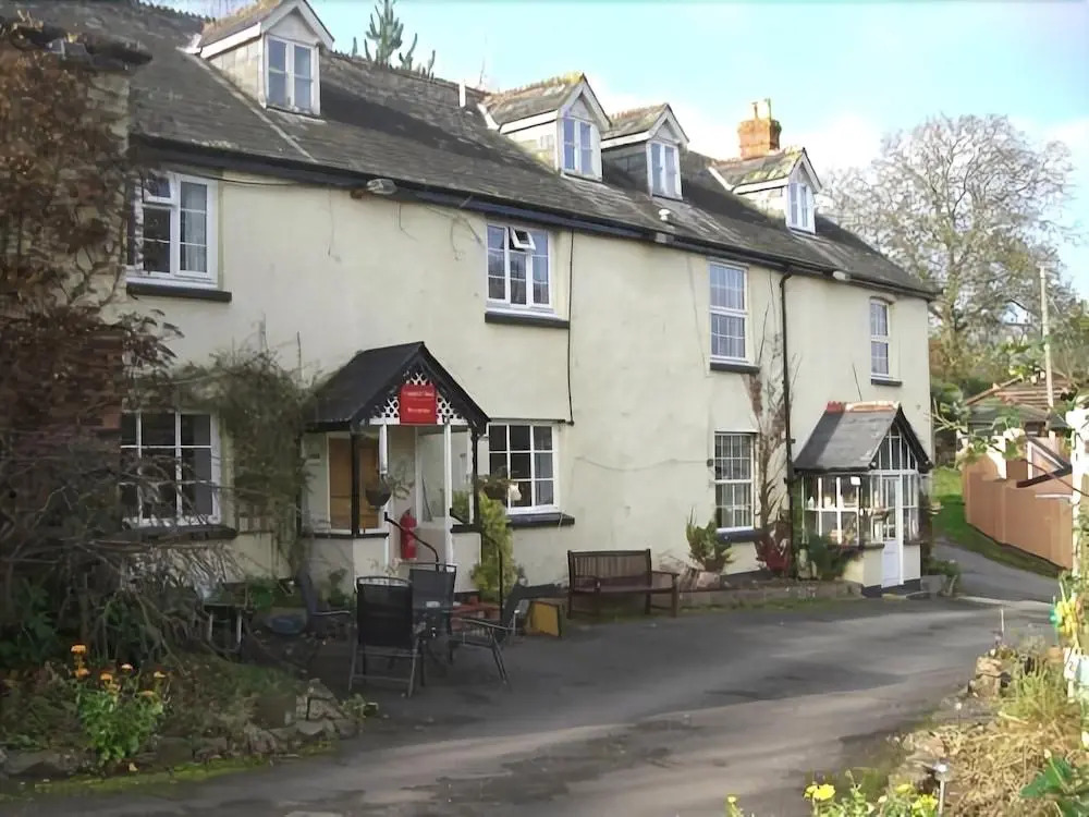 Lodgehill Hotel