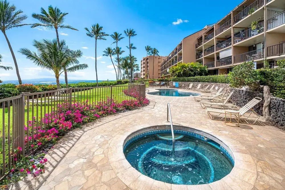 Ocean Front & Budget Friendly: Maalaea Banyans 204 - The Perfect Couples Getaway