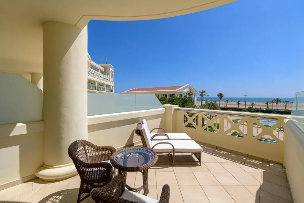 Las Arenas Balneario Resort