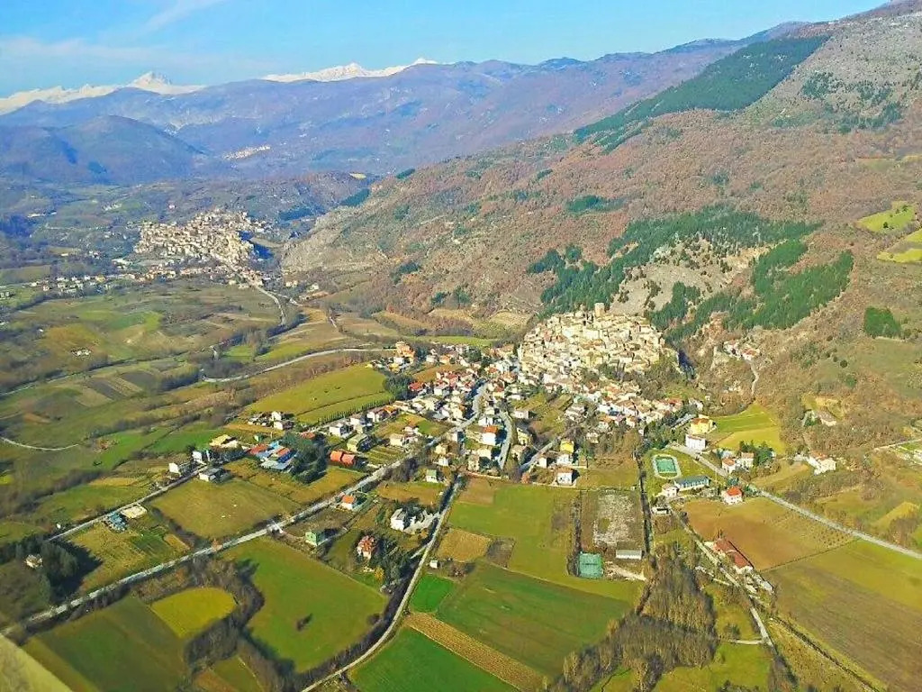 2 bedrooms appartement with furnished terrace and wifi at Castel di Ieri