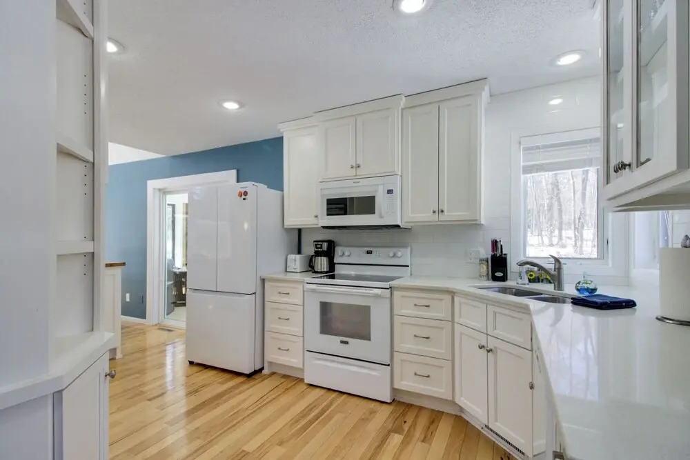 Breezy Point Cabin: Deck w/ Golf Course Views