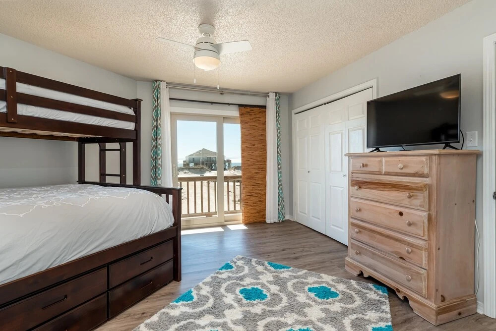 At Last! - Private Bay Beach! Unique Octagonal House Offers Views From Nearly Every Room. Enjoy The Lovely Wrap Around Porch. 3 Bedroom Home by Redawning