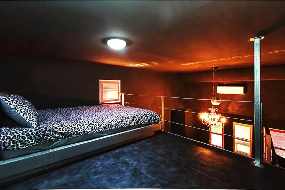 Chuncheon see and black pension