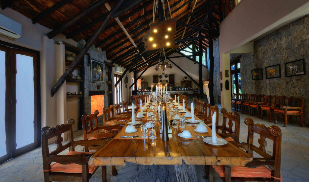 Pugdundee Safaris - Kanha Earth Lodge