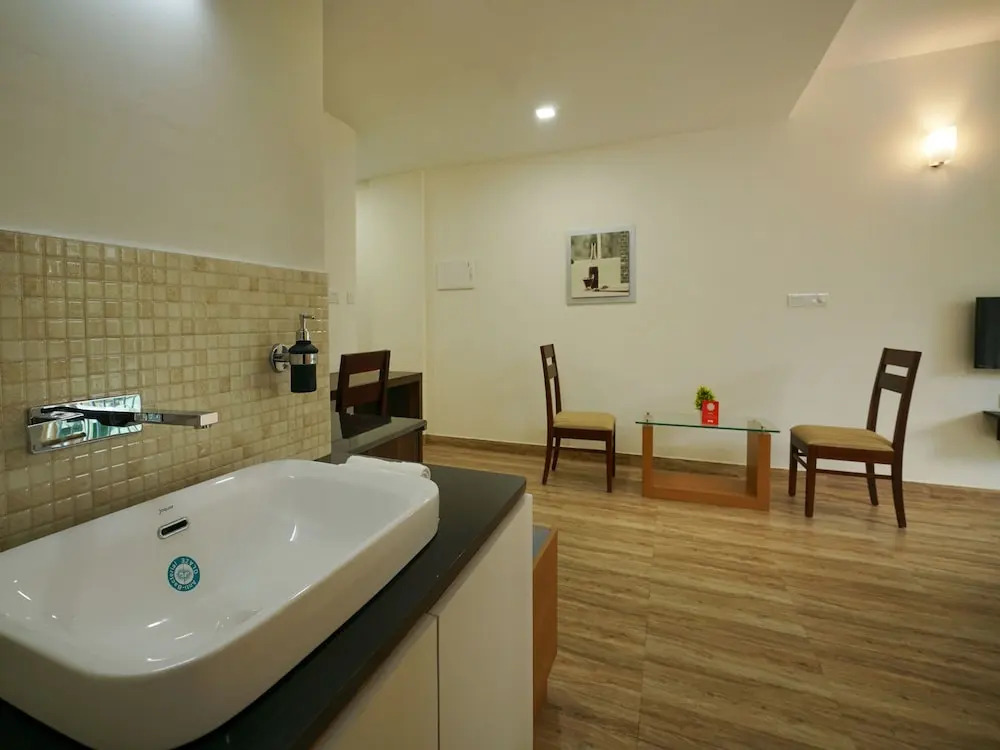 OYO 15574 Caprice Residency, South
