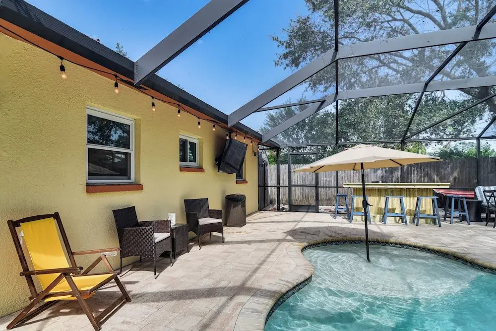 Pool & Patio Paradise! Largo Escape 4 Mi to Beach
