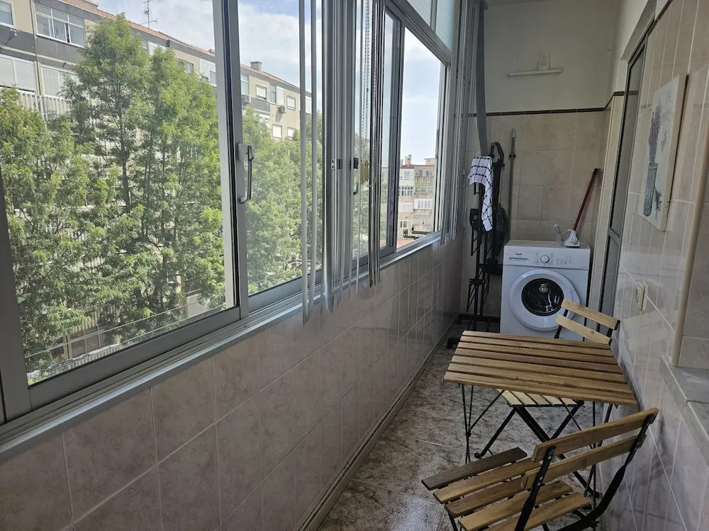 Light Spacious Almada Apartment