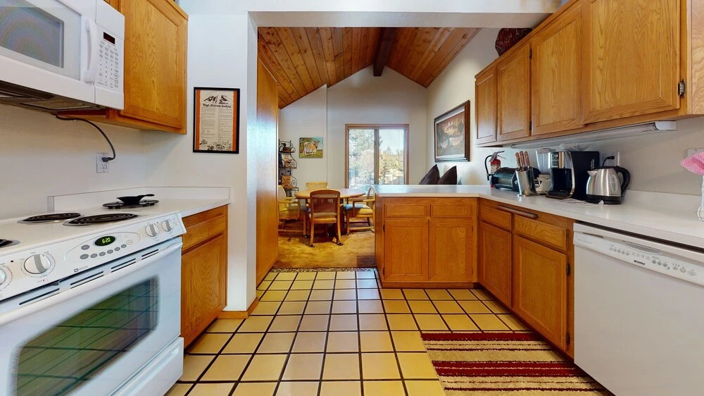Snowcreek III 448 Pet-Friendly, Spacious and Bright, Gorgeous Meadow Views by RedAwning