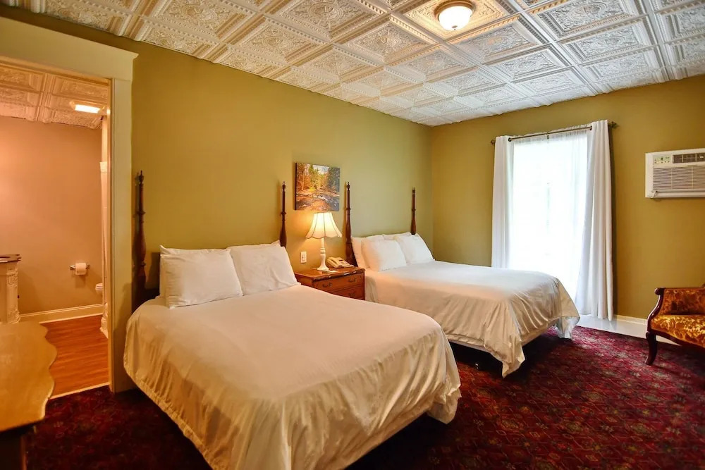 Avon Inn