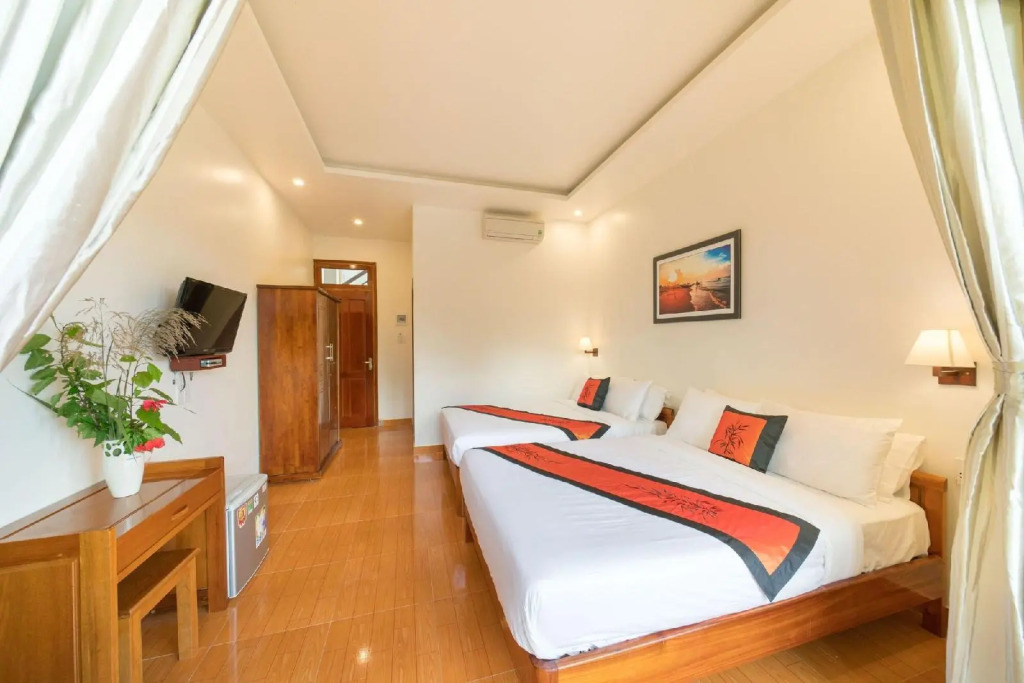 Lakeview Villa Homestay