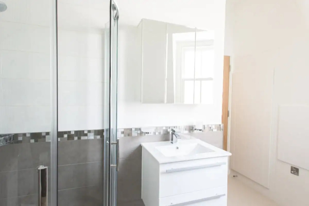 The Mayfair Retreat - Modern & Central 1BDR in 3 Apartments