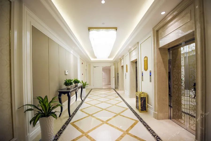 Vienna Hotel (Kevin International Branch, Yingchun West Road, Taizhou)