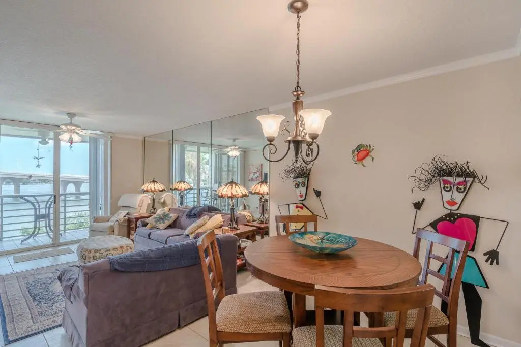Bahia Vista 9-521 by Distinctive Beach Rentals