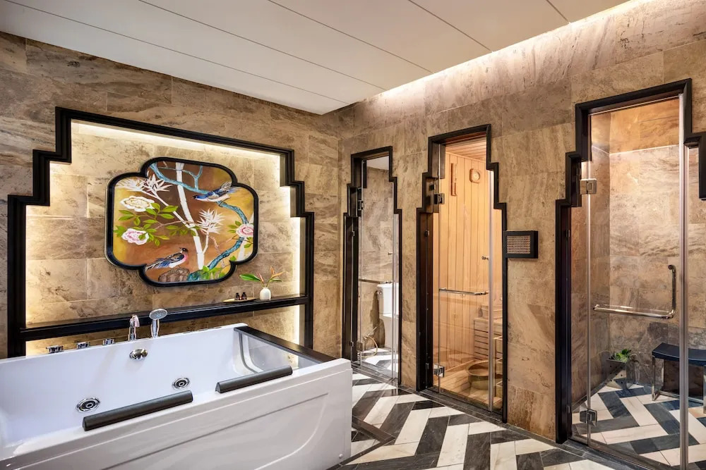 Ravatel Luxury Hotel Bac Giang