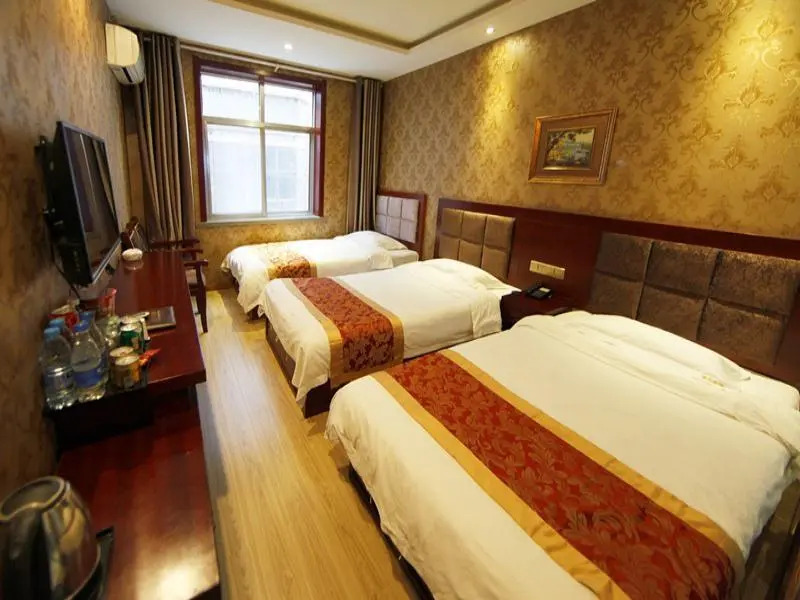 Shell Dingxi Train Station Hotel