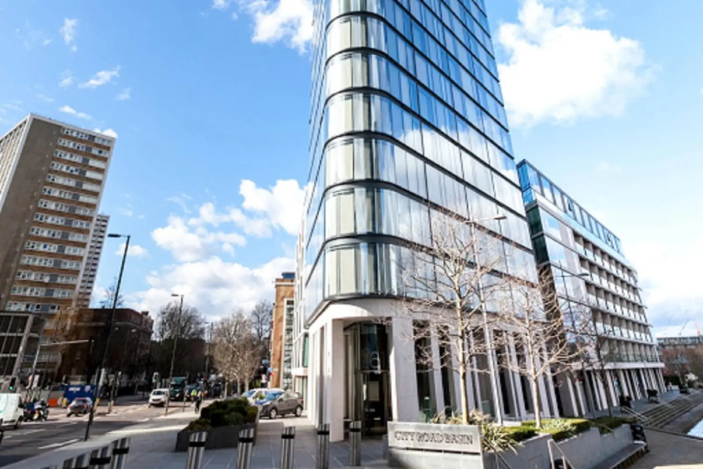 Premium One bedroom apartment City Road Basin