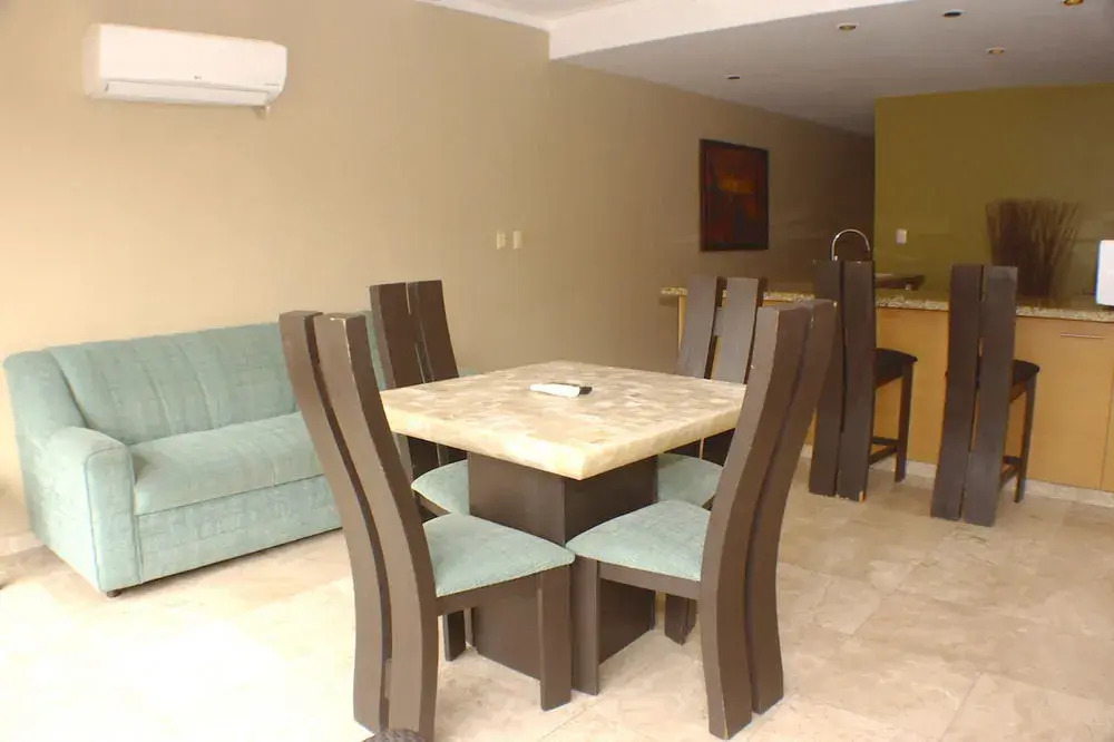 Ocean Plaza 18 by Praia
