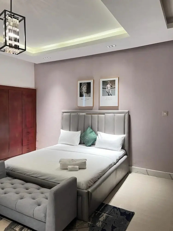 MacDonald Apartments A5