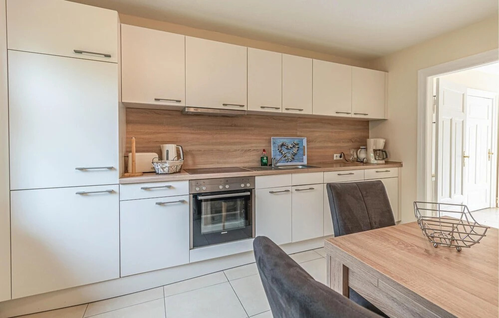 3 Bedroom Beautiful Home In Ockholm