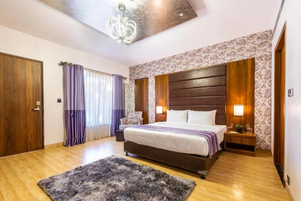 Hotel Saya Grand