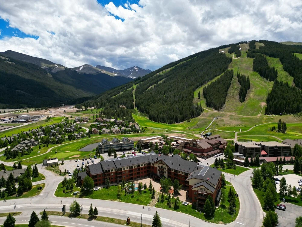 Perfect Ski Condo Steps from the Super Bee & Golf Course - CS325 by Redawning