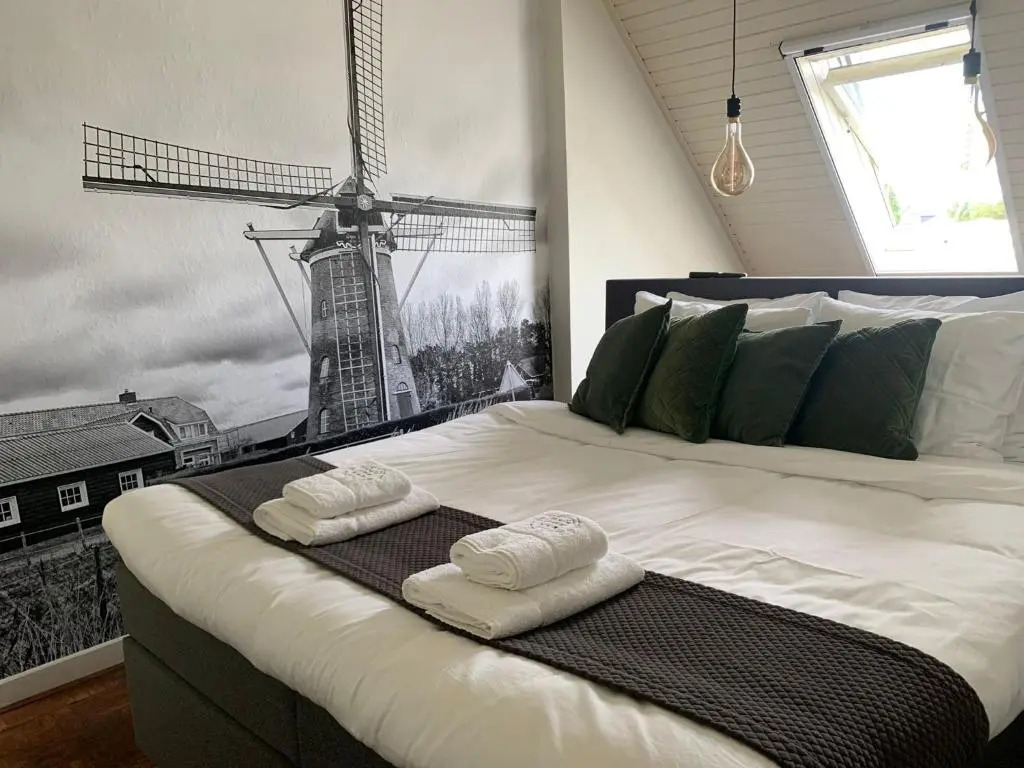 Bed and Breakfast Goes