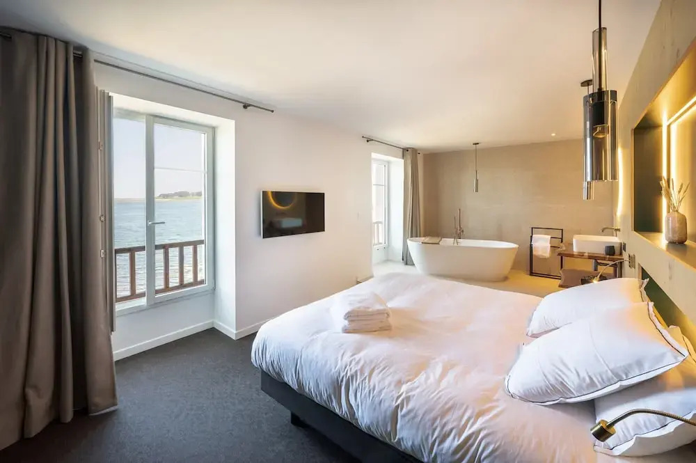 Apartment in Landeda With Beachfront Views