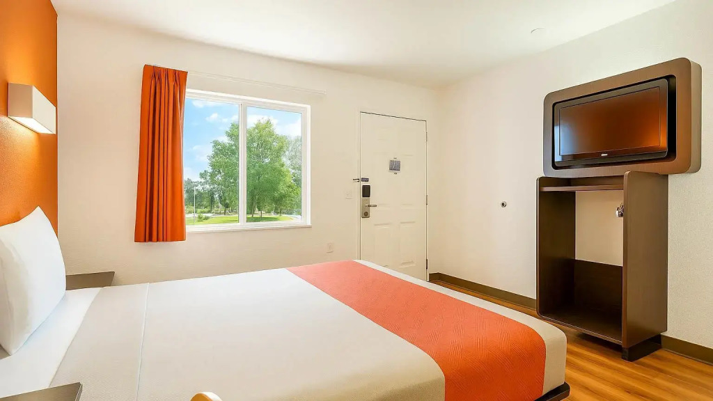 Motel 6-Carlsbad, CA Beach