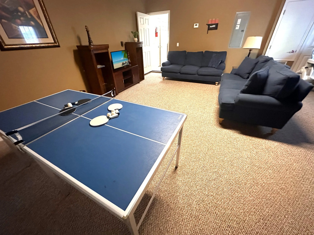 Amazing 5 Bd Home Only 8 Min From Disney 5 Bedroom Villa by RedAwning