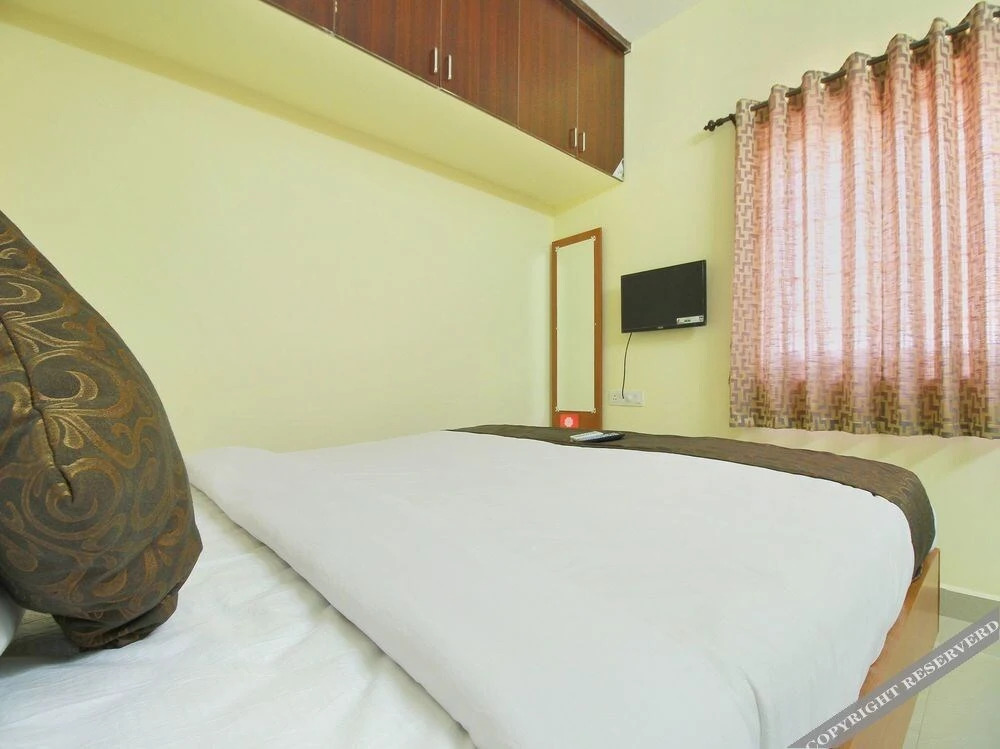 OYO 10792 Vishwa Heights