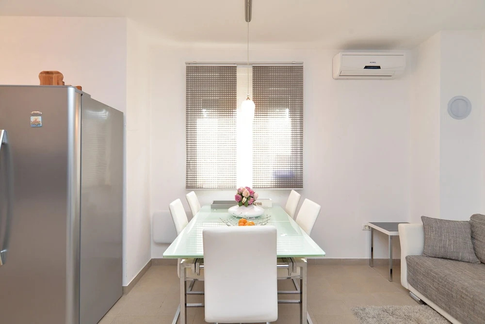 Apartment 1977