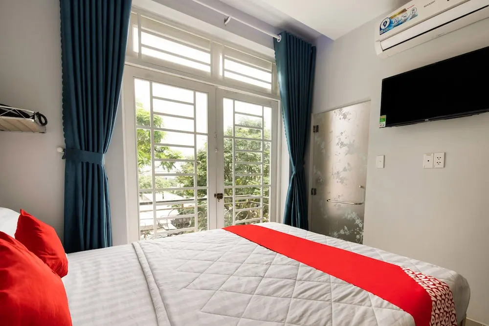 White 1 Hotel by OYO Rooms